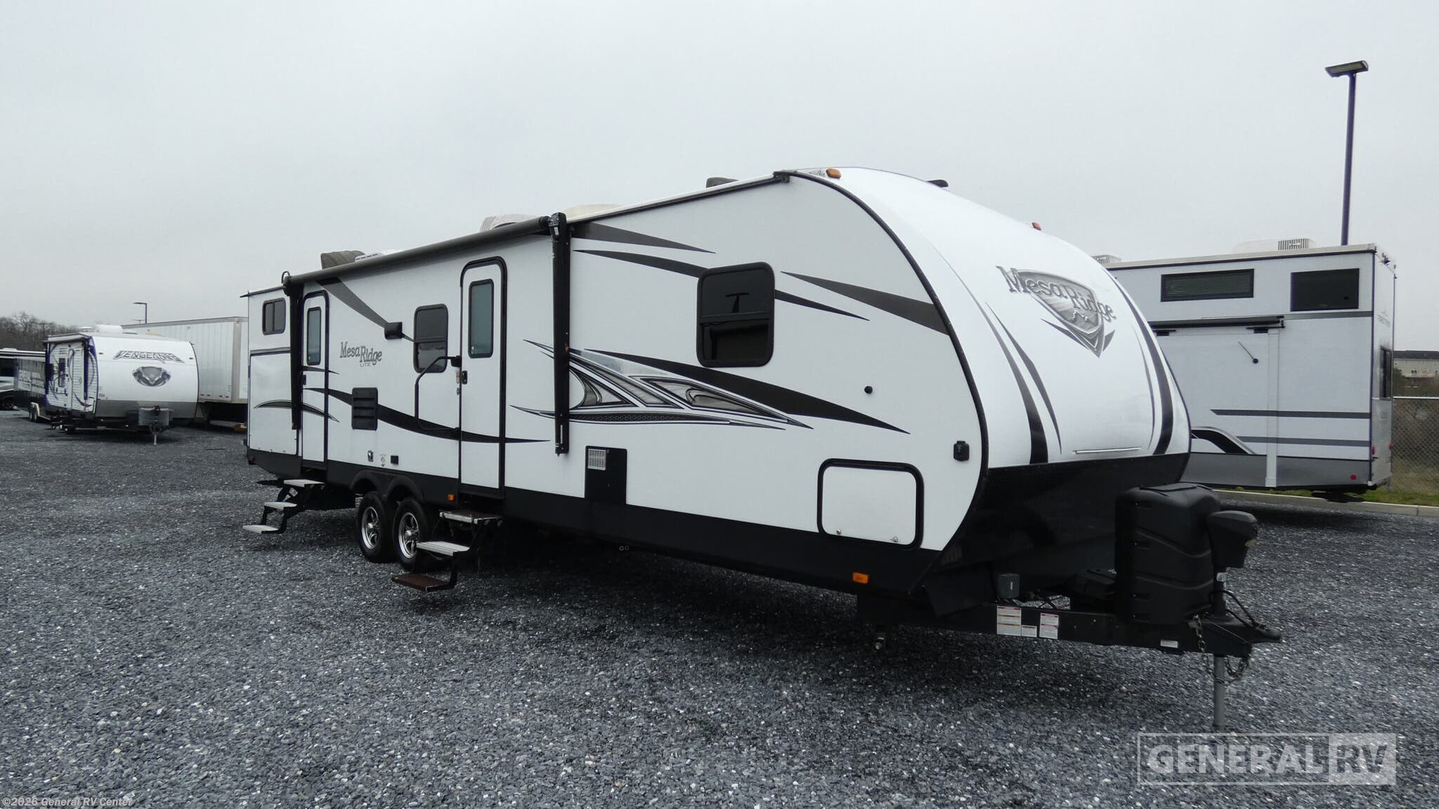 Used 2019 Highland Ridge Mesa Ridge Lite 3310BH available in Elizabethtown, Pennsylvania