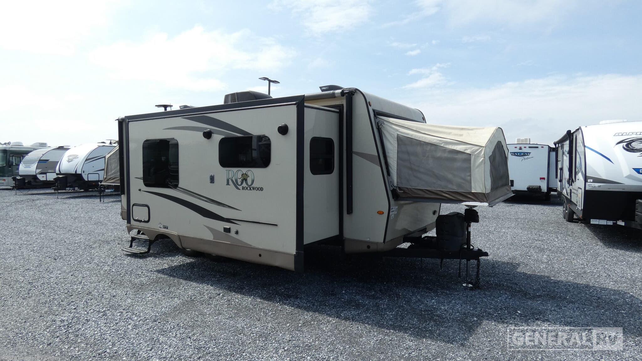 Used 2018 Forest River Rockwood Roo 23FL available in Elizabethtown, Pennsylvania