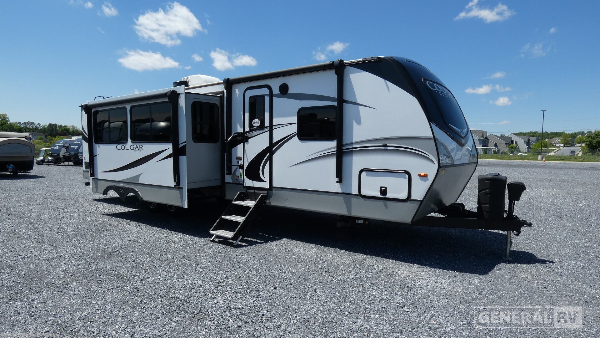 Used 2022 Keystone Cougar HALF TON 34TSB available in Elizabethtown, Pennsylvania