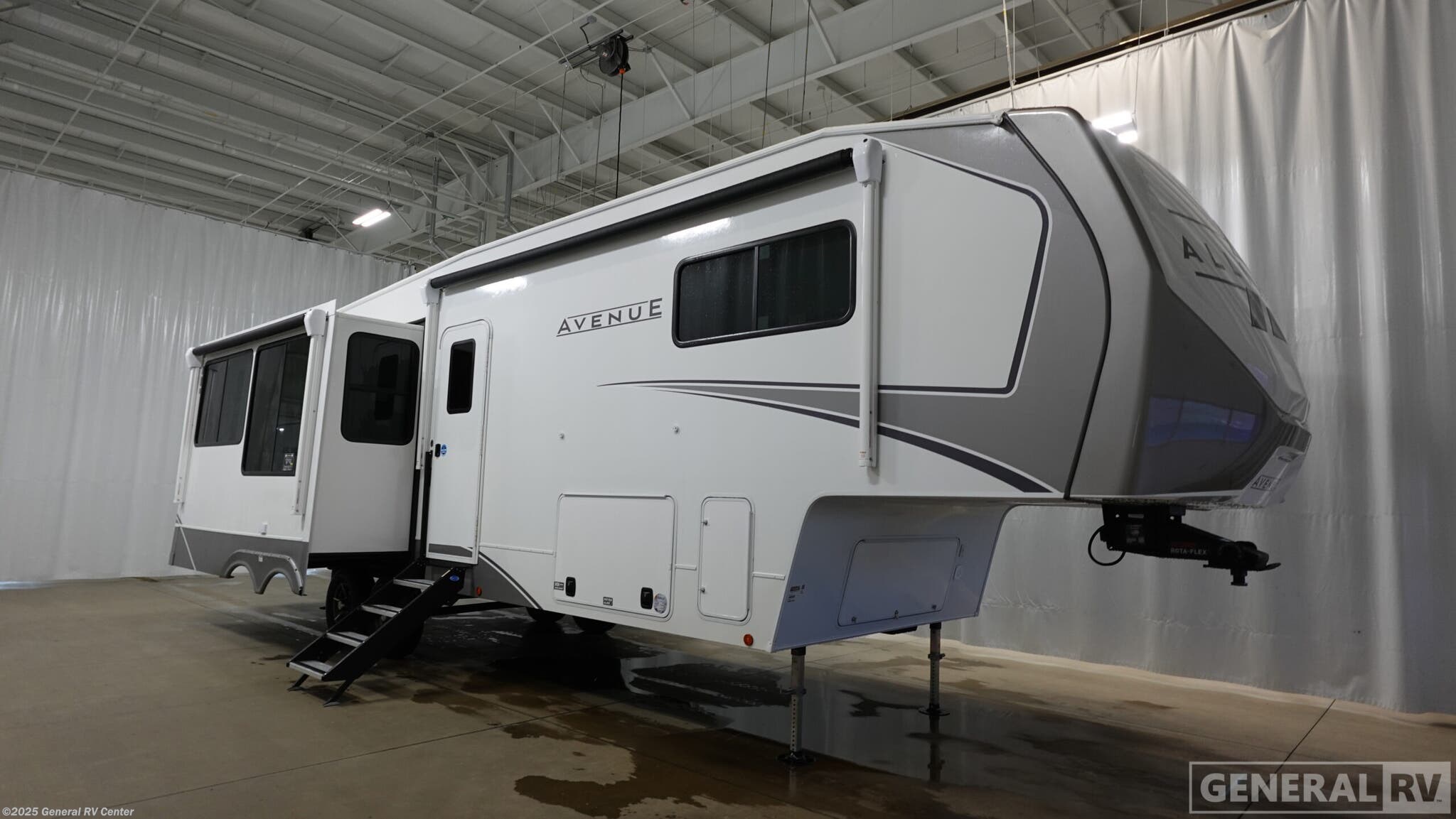 New 2026 Alliance RV Avenue 32RLS available in Wayland, Michigan