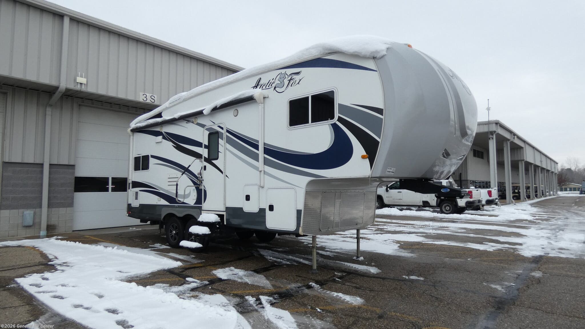Used 2017 Northwood Arctic Fox 27-5L available in Wayland, Michigan