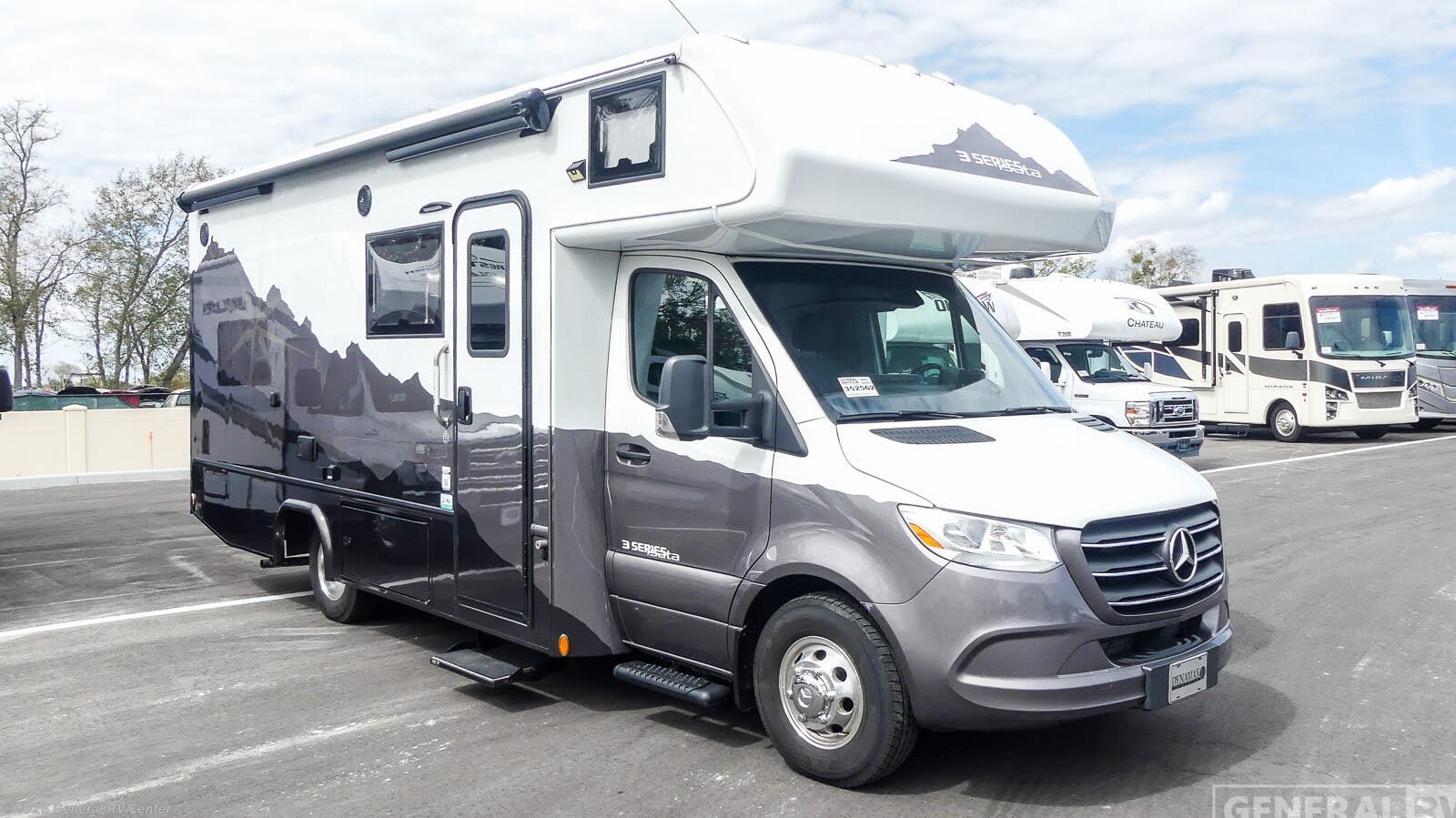 Used 2025 Dynamax Corp  ISATA 3 24FW available in Wayland, Michigan