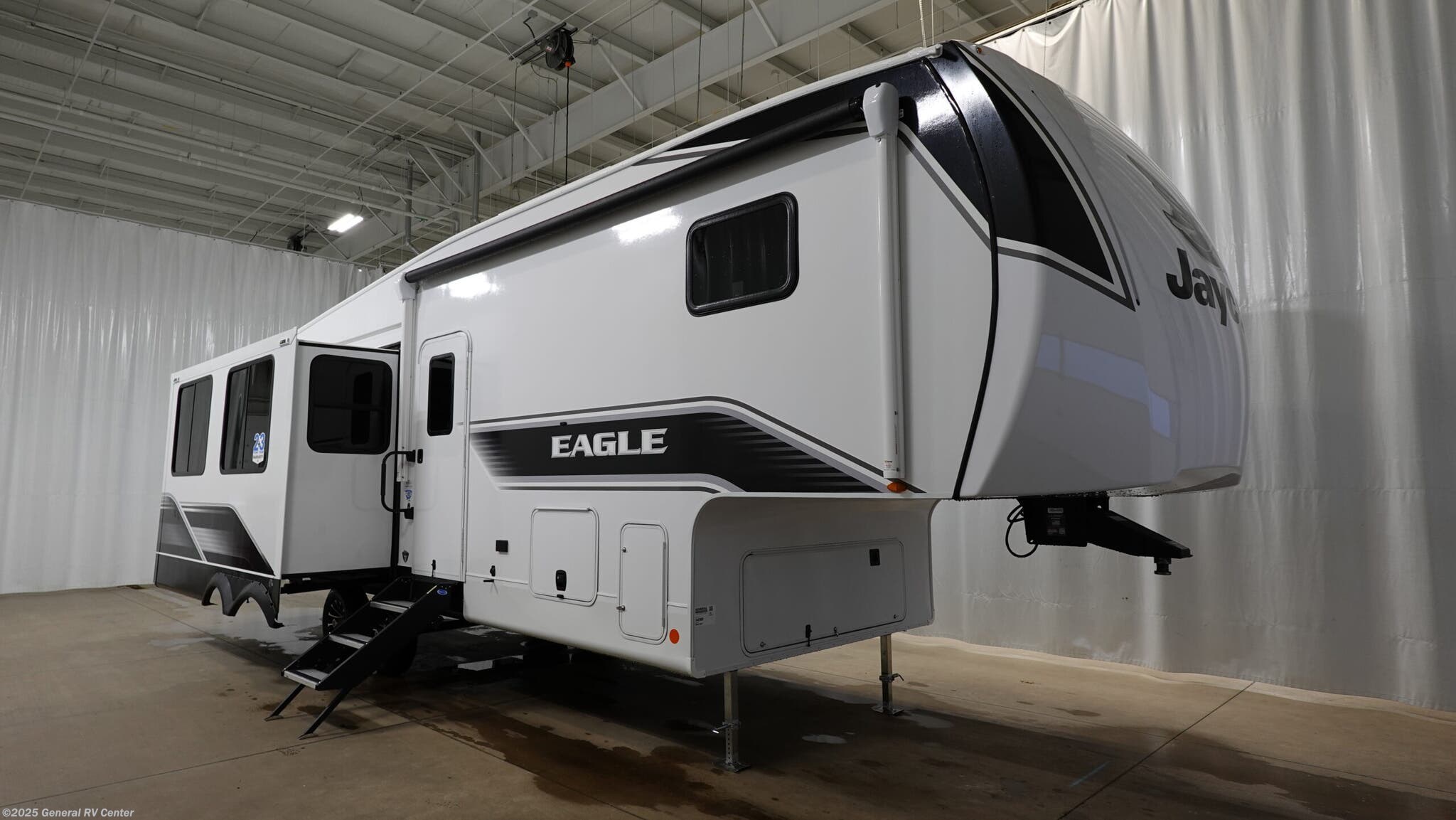 New 2026 Jayco Eagle 30RLT available in Wixom, Michigan