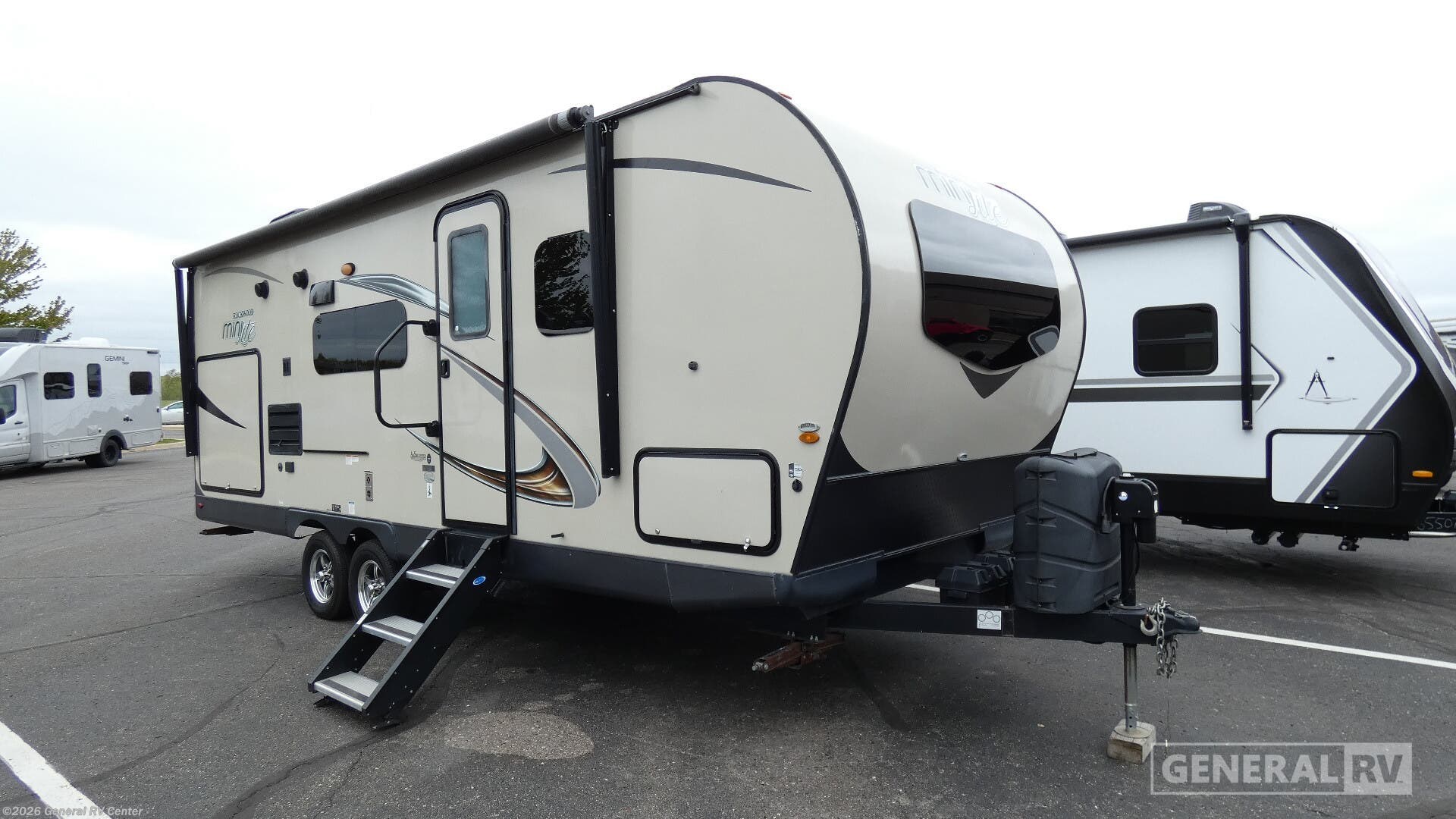 Used 2019 Forest River Rockwood Mini Lite 2507S available in Wixom, Michigan