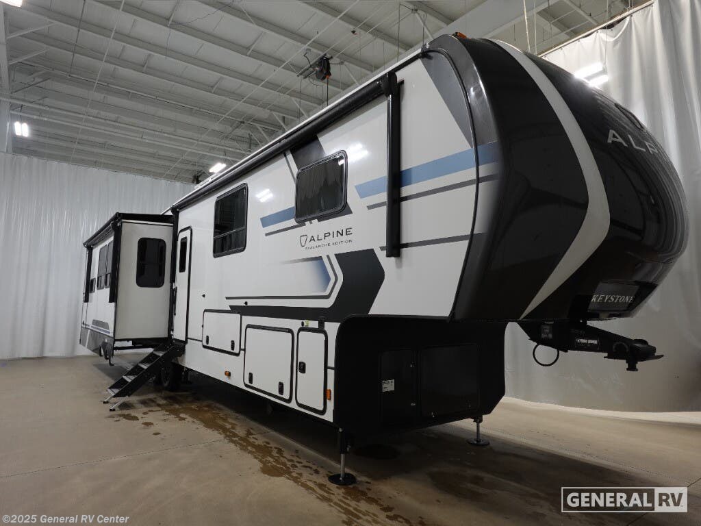 New 2026 Keystone Avalanche 379MB available in Birch Run, Michigan