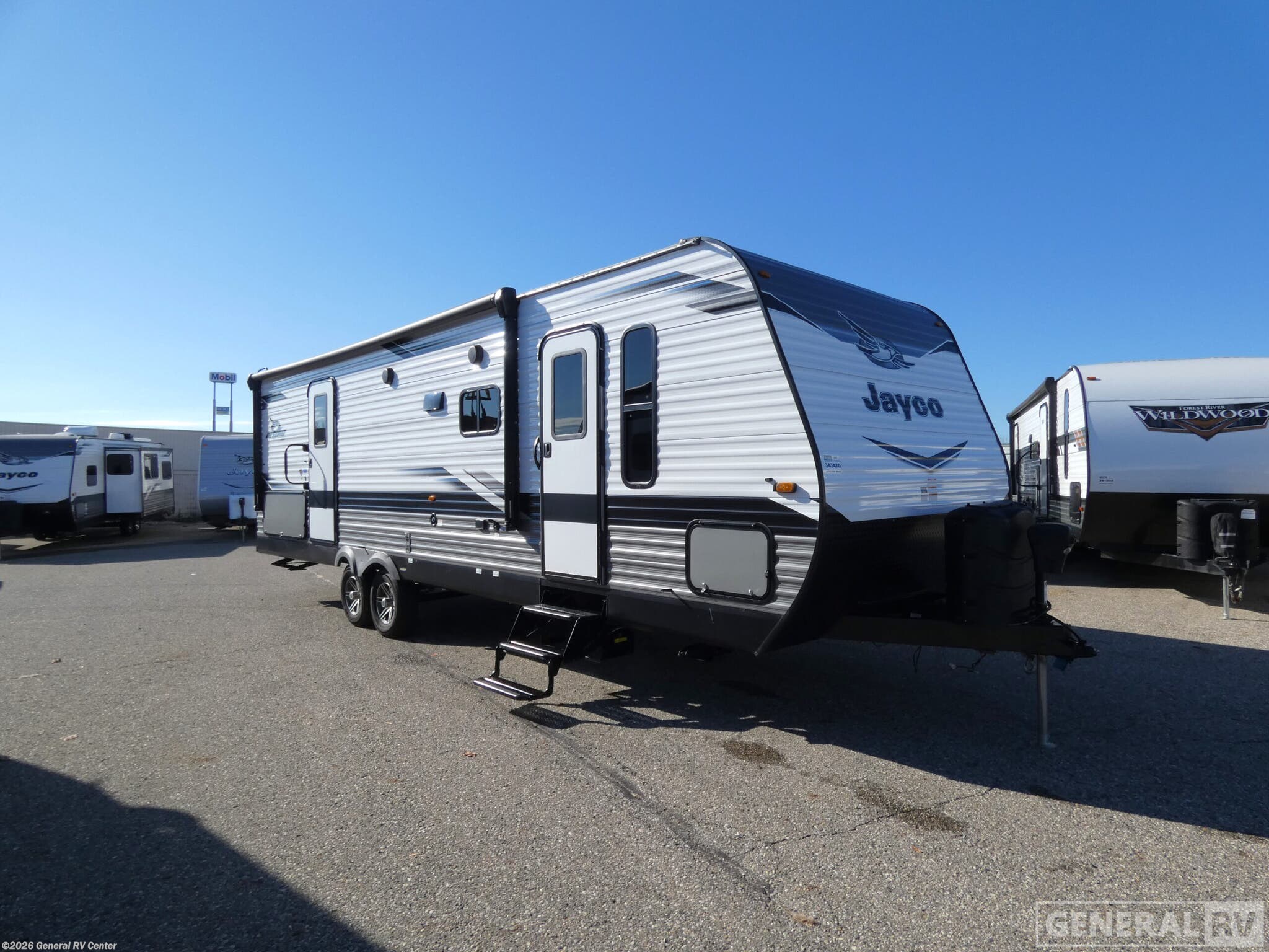 Used 2022 Jayco Jay Flight 28BHS available in Birch Run, Michigan