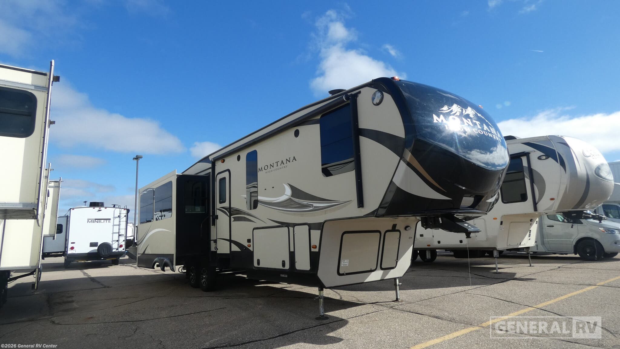 Used 2017 Keystone Montana 353RL available in Birch Run, Michigan