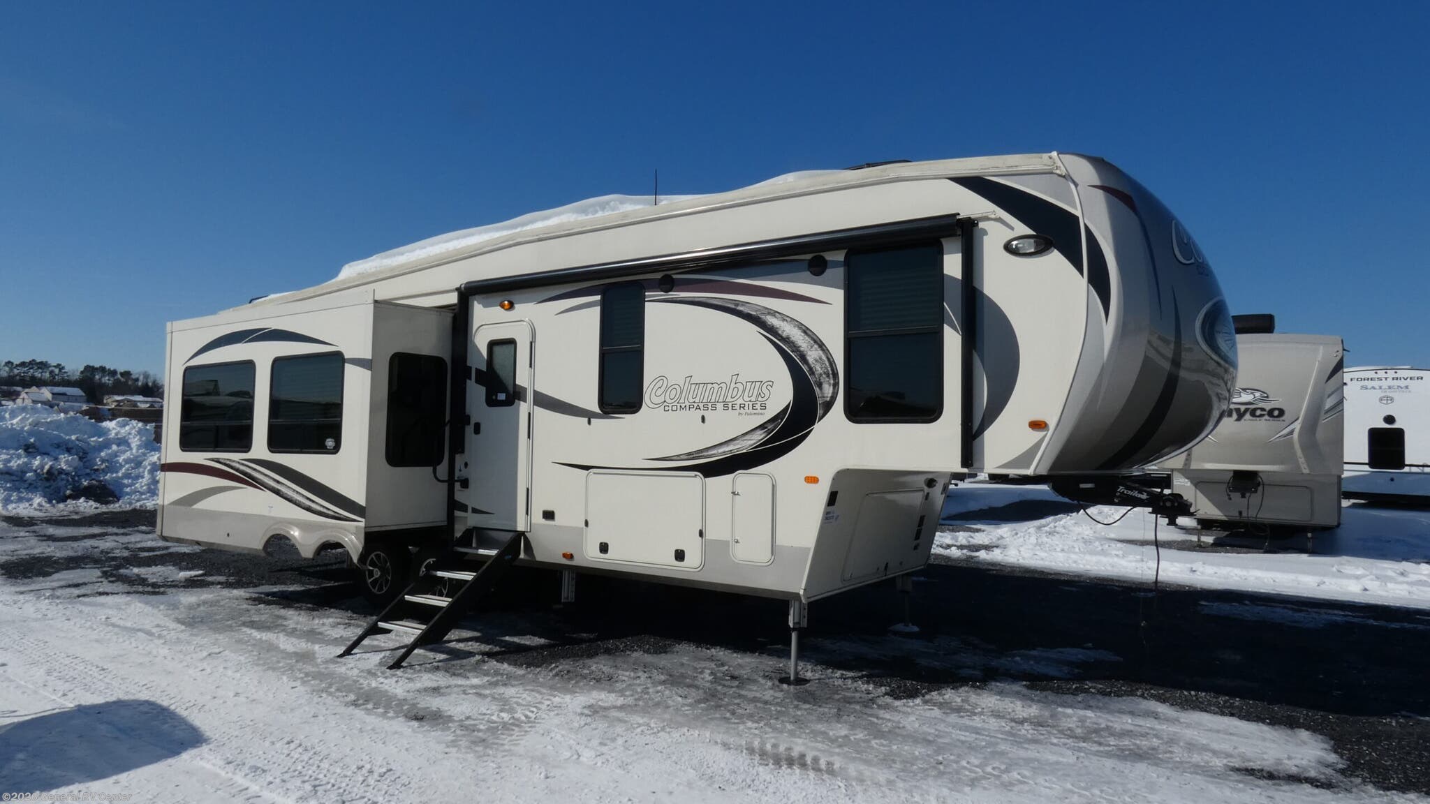 Used 2017 Palomino Columbus 340RK available in Birch Run, Michigan