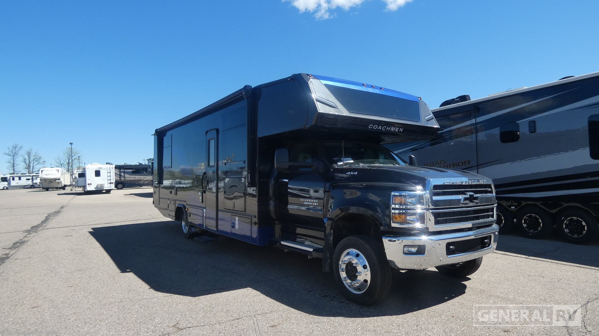 New 2026 Coachmen Entourage 320LV available in Birch Run, Michigan