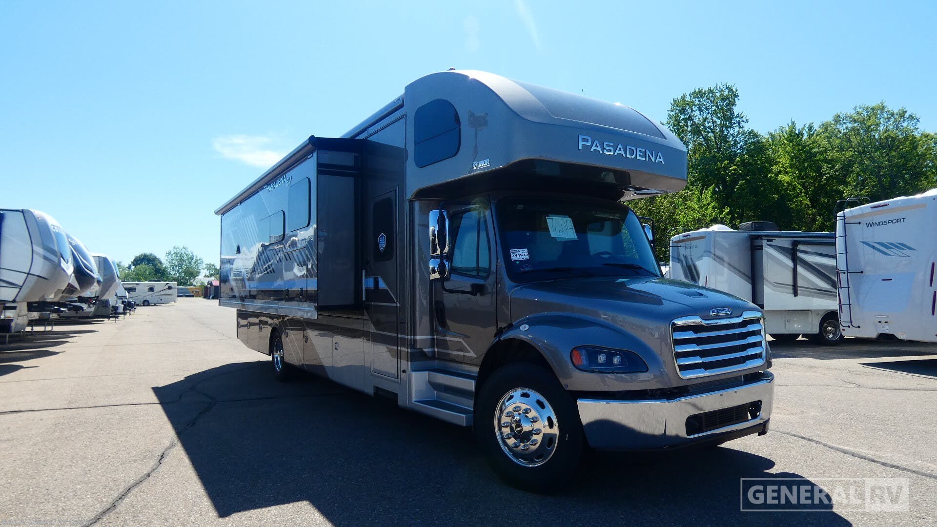 New 2027 Thor Motor Coach Pasadena SV 38DX available in Birch Run, Michigan