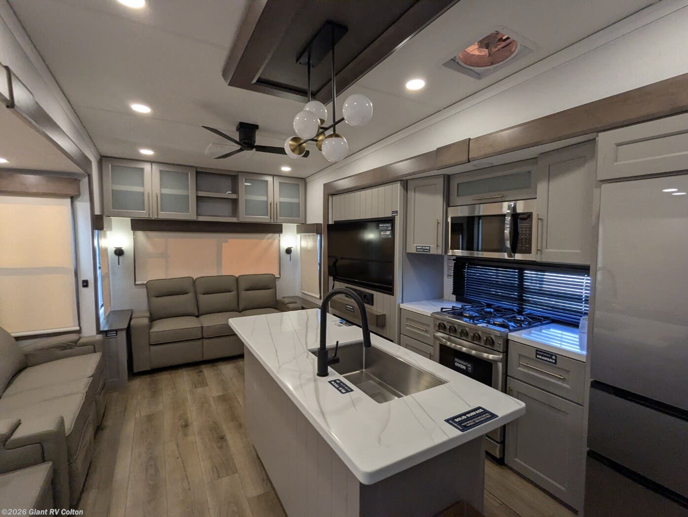 New 2026 Alliance RV Paradigm 310RL available in Colton, California