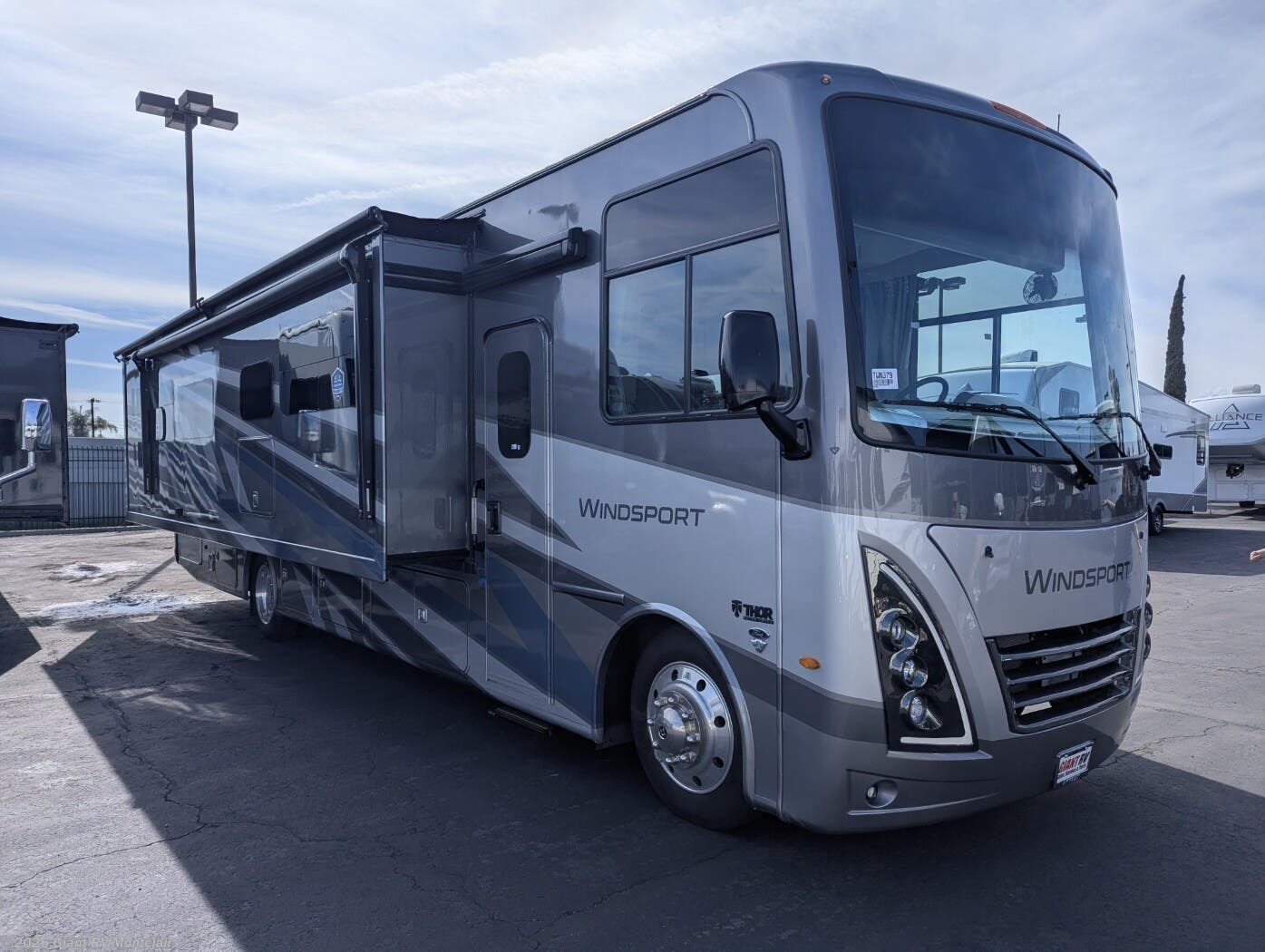 New 2026 Thor Motor Coach Windsport 35R available in Montclair, California