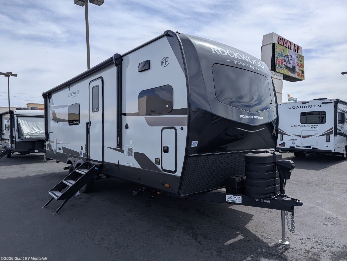 New 2026 Forest River Rockwood Signature 8263MBR available in Montclair, California