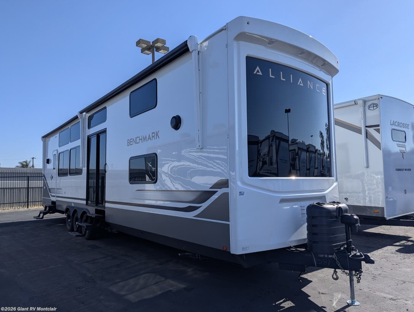 New 2026 Alliance RV Benchmark 44LFT available in Montclair, California