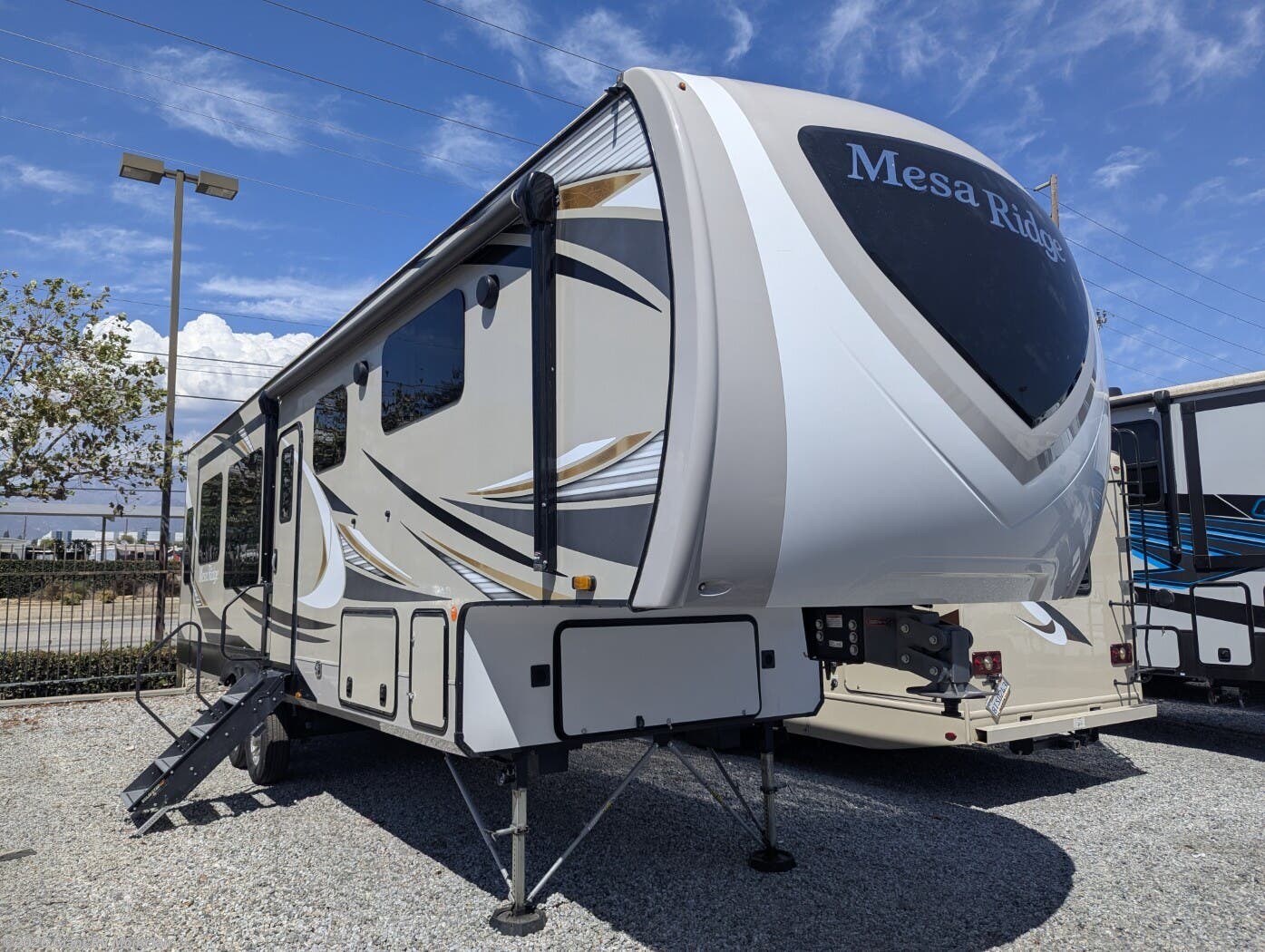 Used 2022 Highland Ridge Mesa Ridge 314RLS available in Montclair, California