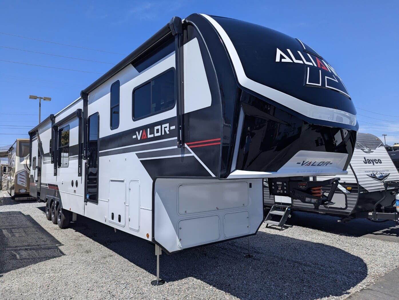 New 2026 Alliance RV Valor 44V14 available in Murrieta, California