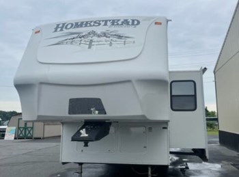 Used 2010 Starcraft Homestead 318BH available in Milford, Delaware