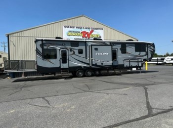 Used 2016 Heartland Cyclone CY 4100 KING available in Milford, Delaware