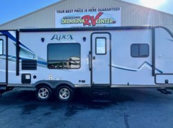 Used 2017 Coachmen Apex Ultra-Lite 249RBS available in Milford, Delaware