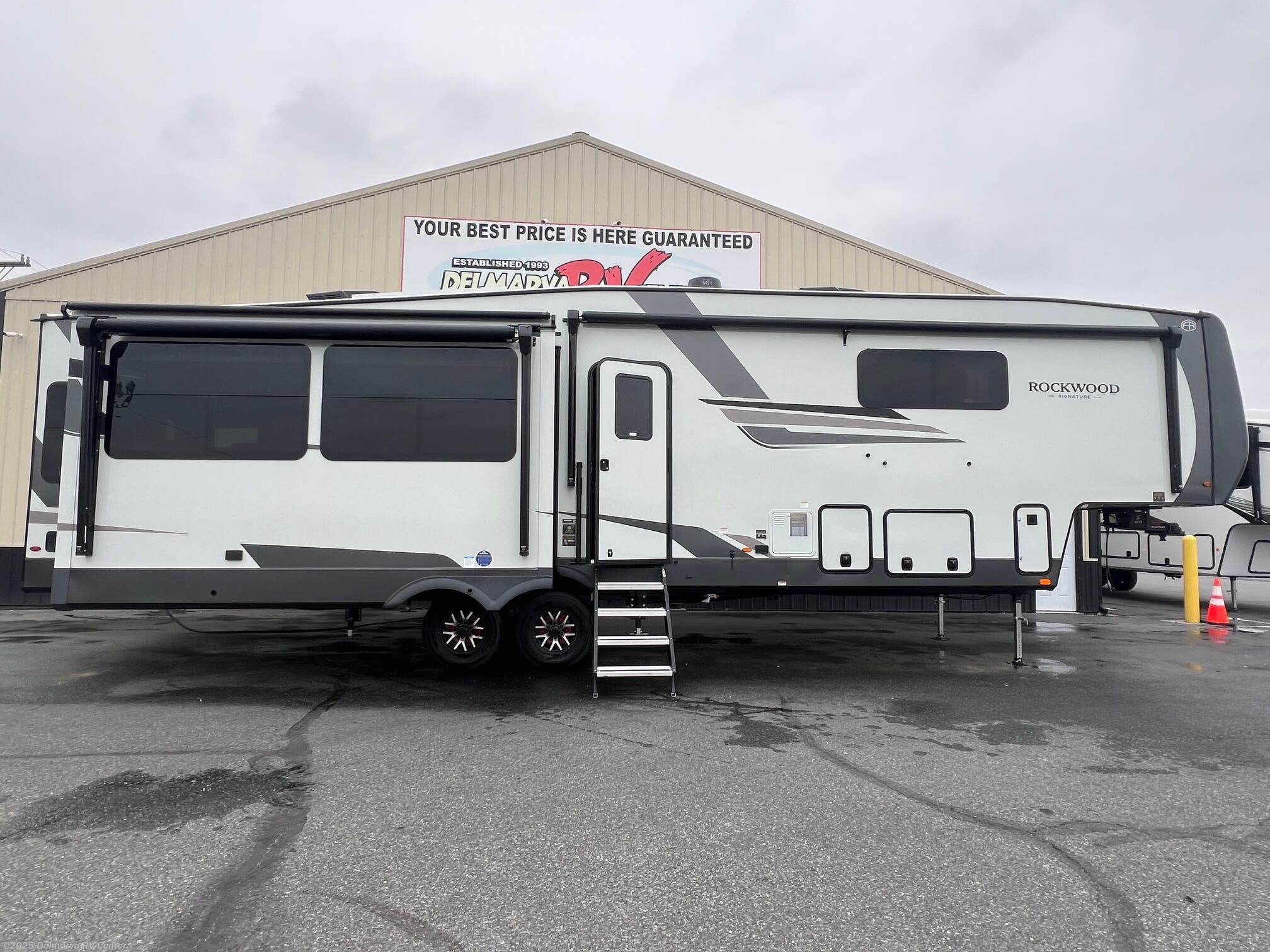 New 2026 Forest River Rockwood 401SFB available in Milford, Delaware