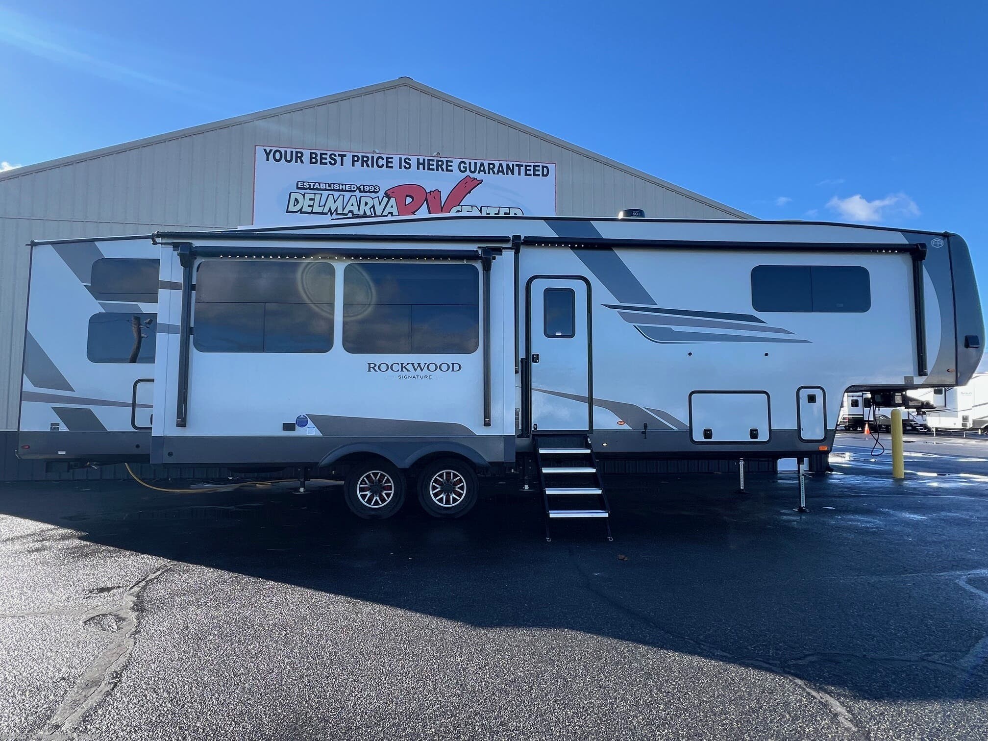 New 2026 Forest River Rockwood Signature 405SBH available in Milford, Delaware