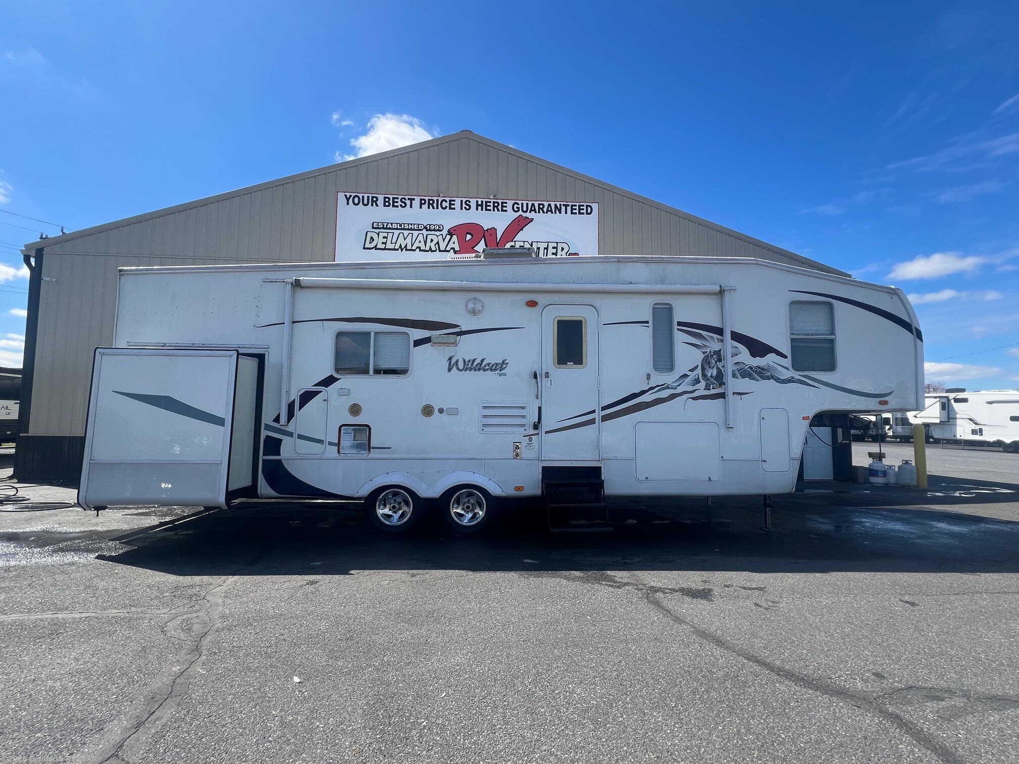 Used 2009 Forest River Wildcat 30 LOFT available in Milford, Delaware