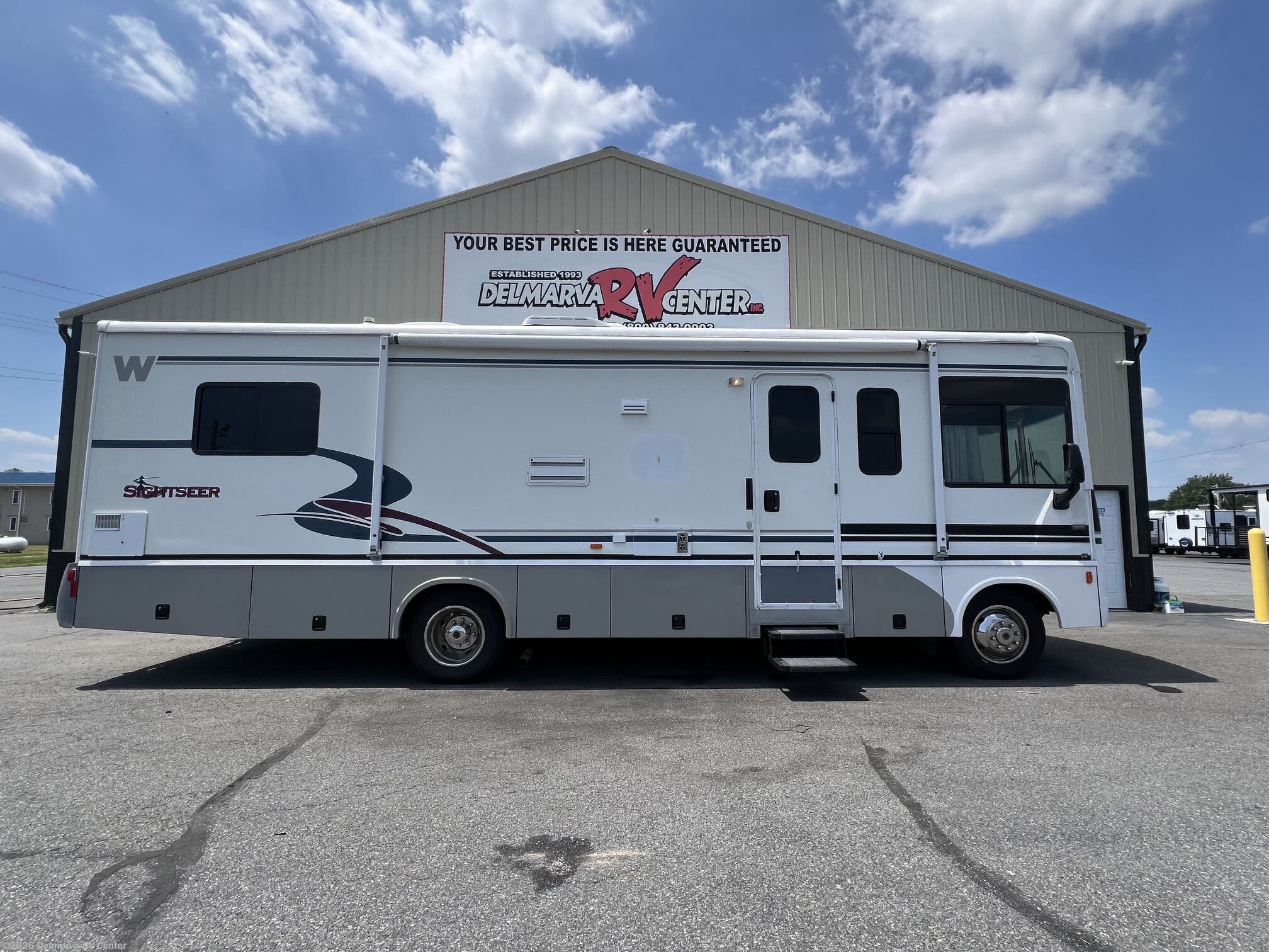 Used 2003 Winnebago Sightseer 30B available in Milford, Delaware
