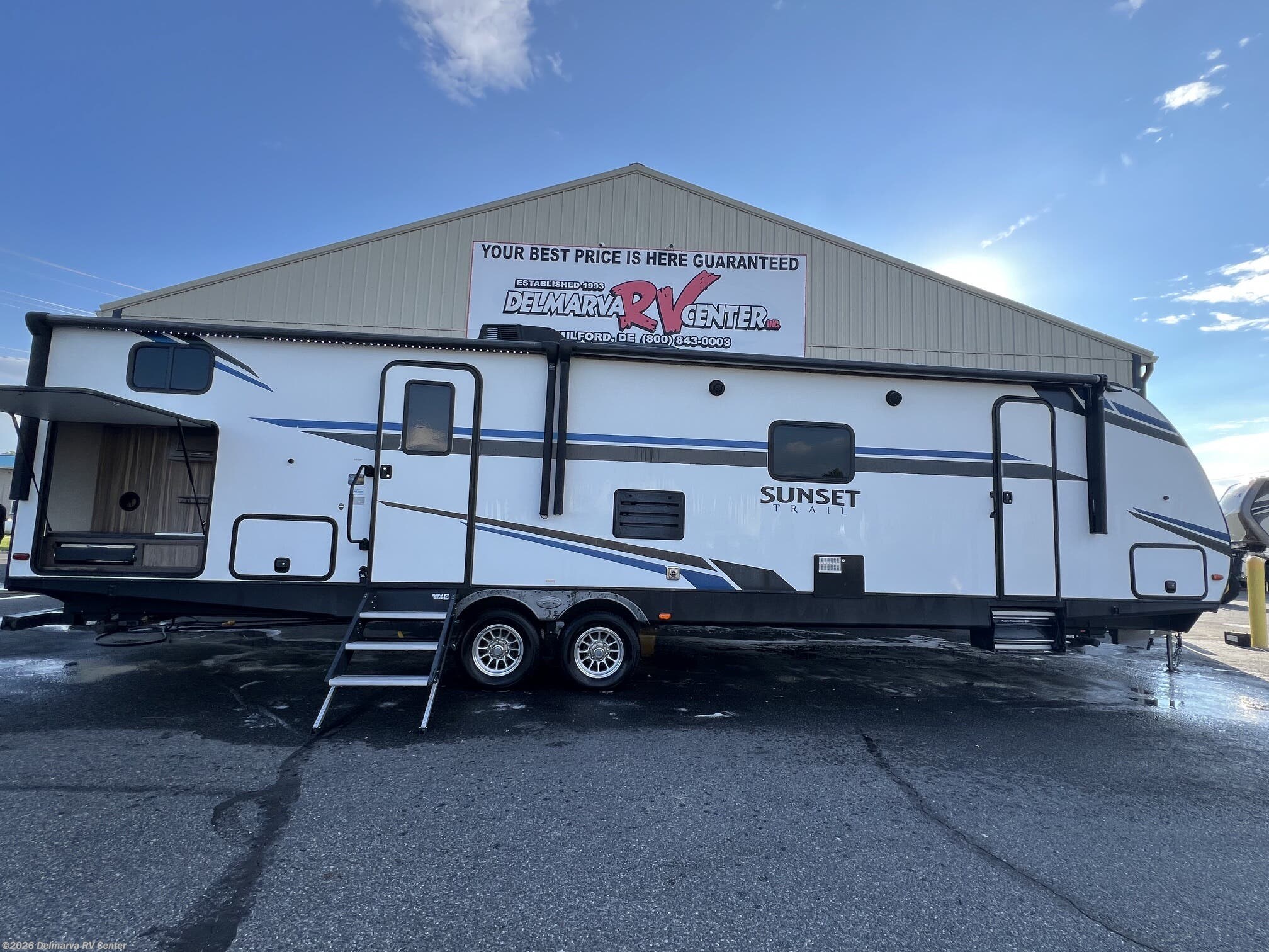 Used 2020  CrossRoads Sunset Trail Super Lite SS-332QB by CrossRoads from Delmarva RV Center (Milford North) in Milford North, DE
