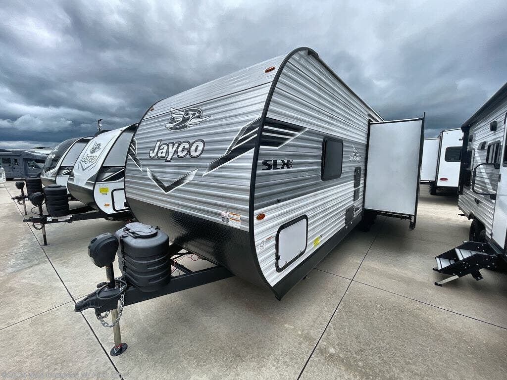 New 2025 Jayco Jay Flight SLX 262RLS available in Park City, Kansas