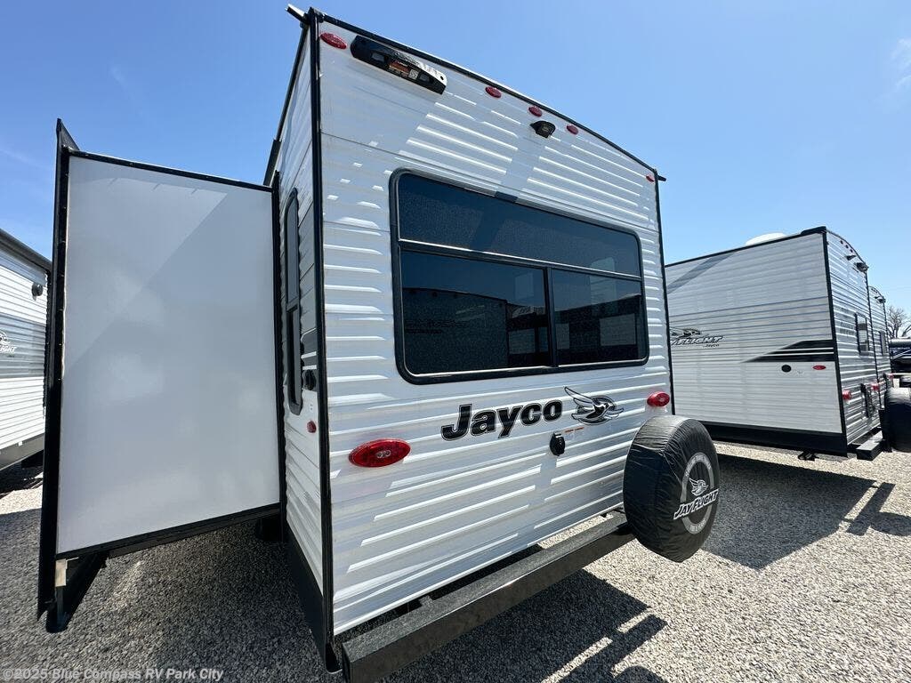 New 2025 Jayco Jay Flight SLX 262RLSW available in Park City, Kansas