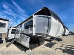 New 2025 Jayco Pinnacle 38KPTS available in Park City, Kansas