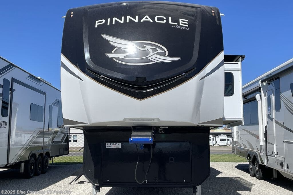 New 2025 Jayco Pinnacle 38FBRK available in Park City, Kansas