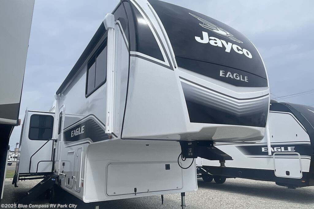 New 2026 Jayco Eagle HT 29RLC available in Park City, Kansas