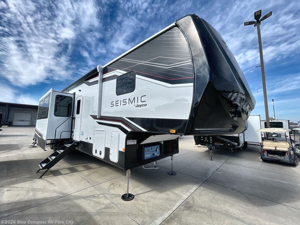 New 2026 Jayco Seismic 395 available in Park City, Kansas