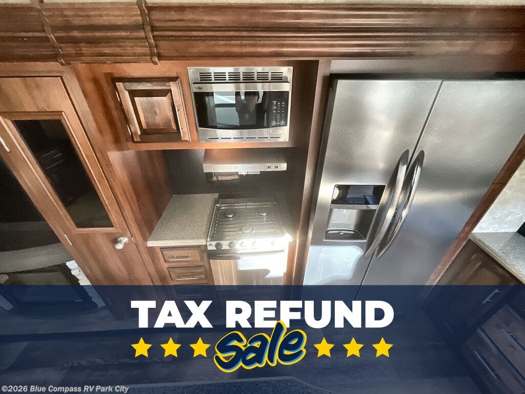 Used 2018 Jayco Eagle 325BHQS available in Park City, Kansas