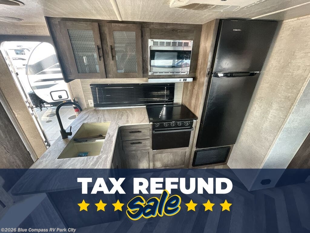 Used 2021 Forest River Salem Cruise Lite 282QBXL available in Park City, Kansas