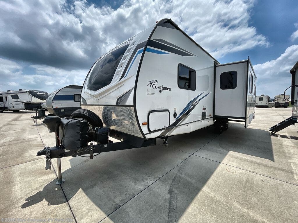 Used 2023 Coachmen Freedom Express Ultra Lite 294BHDS available in Park City, Kansas