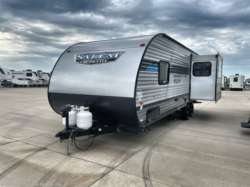 Used 2022 Forest River Salem Cruise Lite 24RLXL available in Park City, Kansas