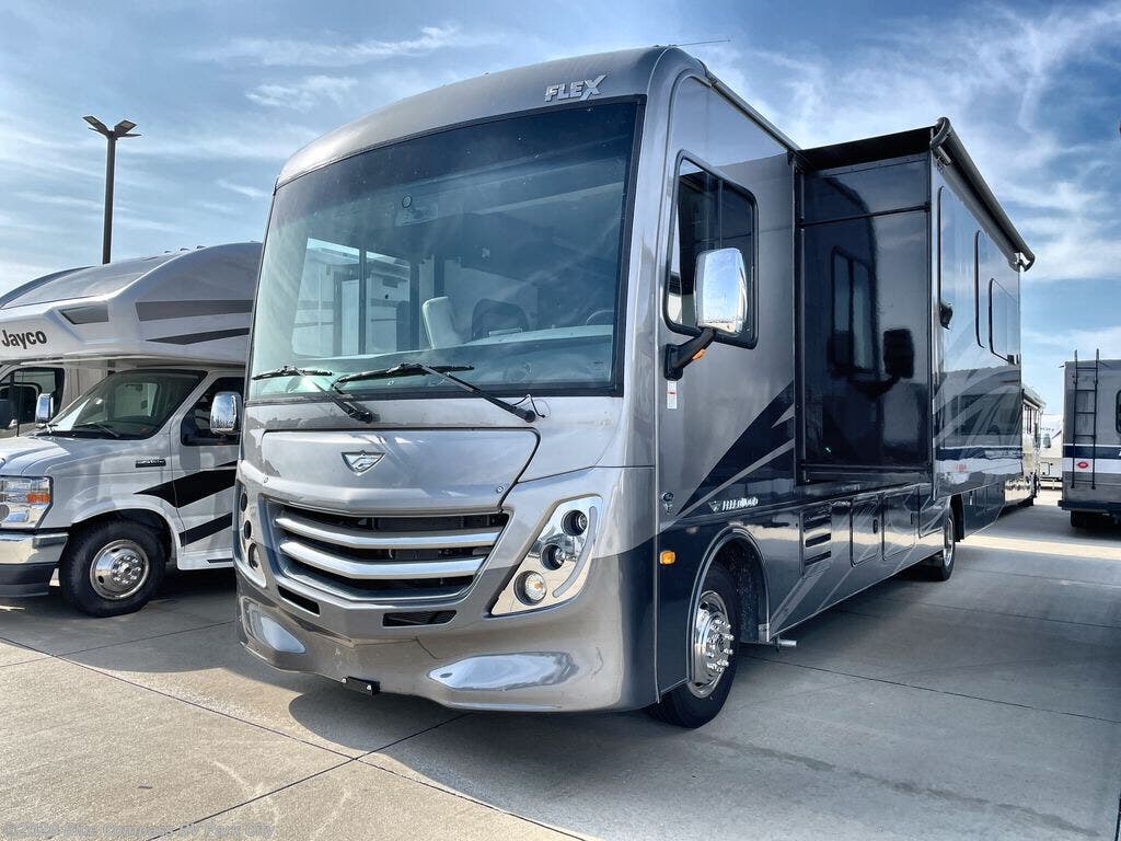 Used 2024 Fleetwood Flex 35R available in Park City, Kansas