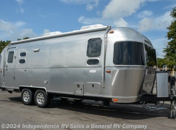 Used 2022 Airstream Flying Cloud 25FB Twin available in Winter Garden, Florida