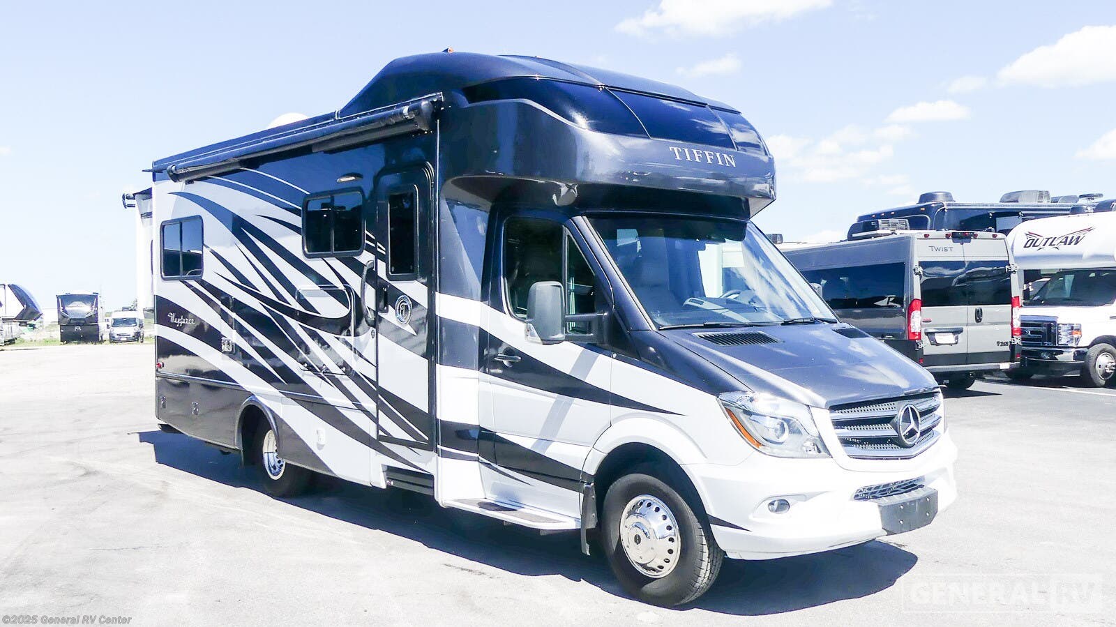 Used 2018 Tiffin Wayfarer 24QW available in Winter Garden, Florida