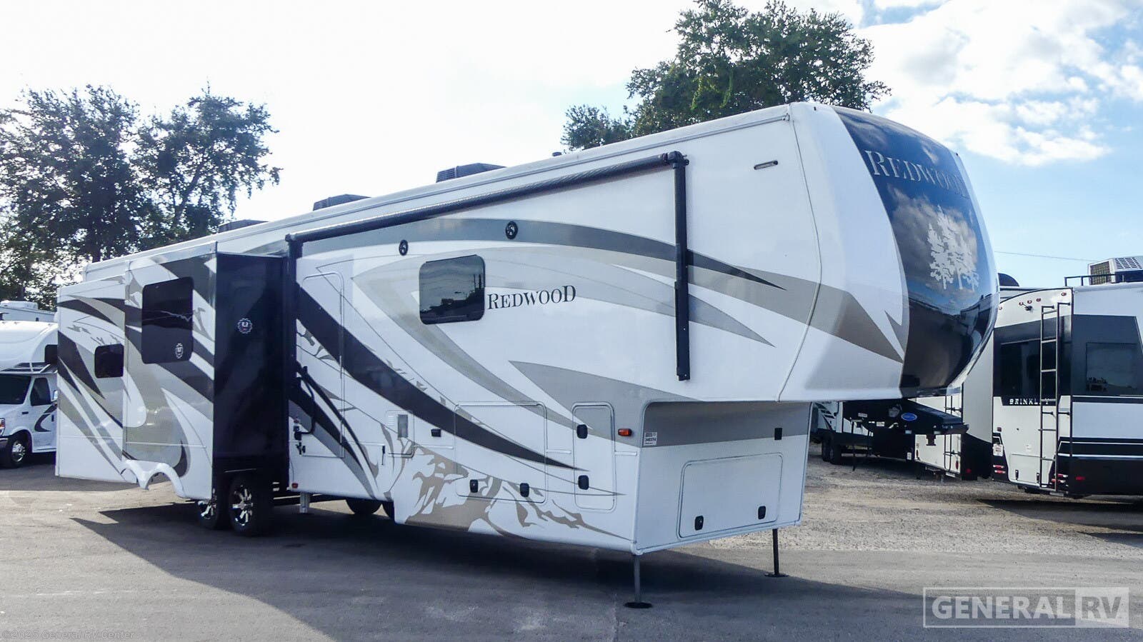 Used 2021 CrossRoads Redwood 4001LK available in Winter Garden, Florida