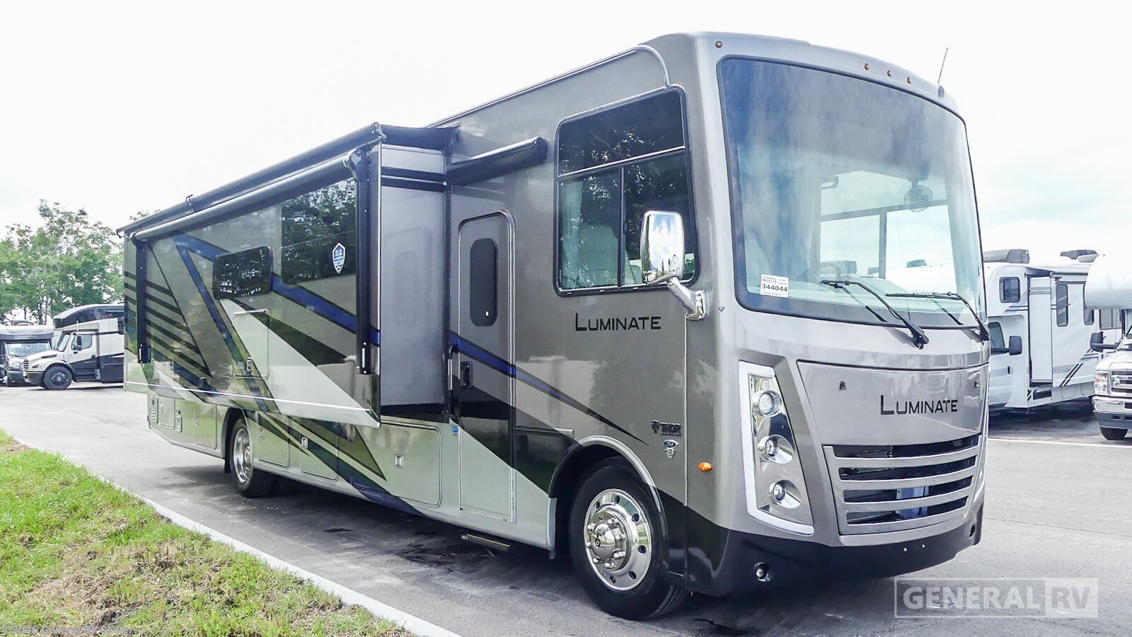 New 2026 Thor Motor Coach Luminate HH36 available in Winter Garden, Florida
