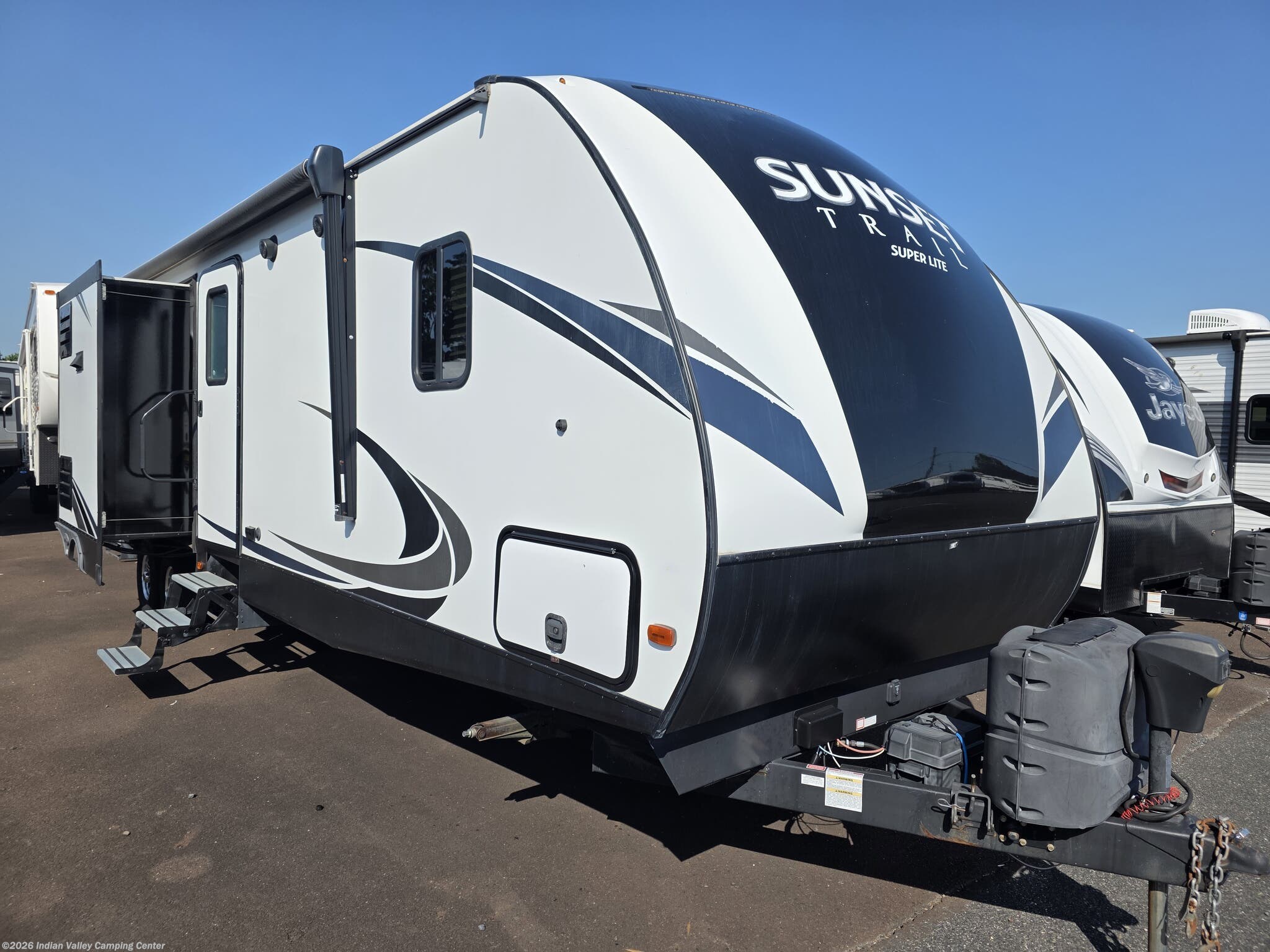 Used 2018 CrossRoads Sunset Trail Super Lite SS-331BH available in Souderton, Pennsylvania