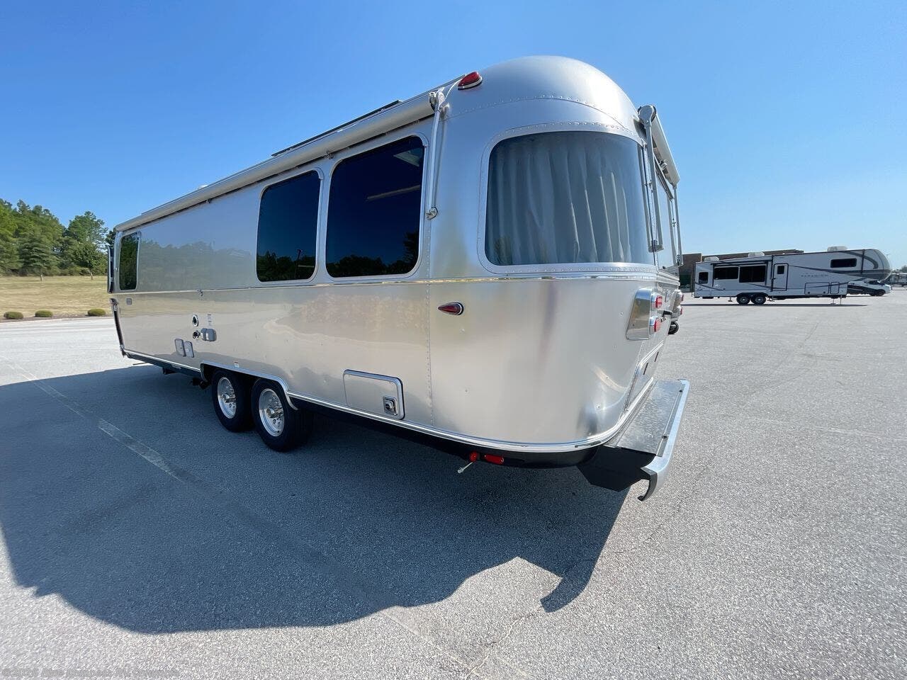 New 2026 Airstream Globetrotter 27FB available in Lexington, South Carolina
