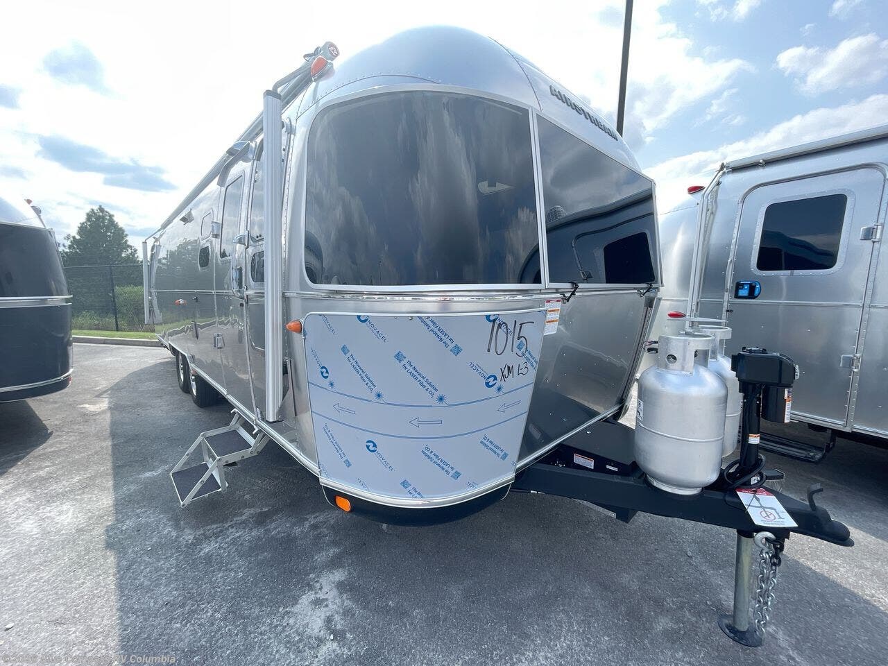 New 2027 Airstream Classic 30RB available in Lexington, South Carolina