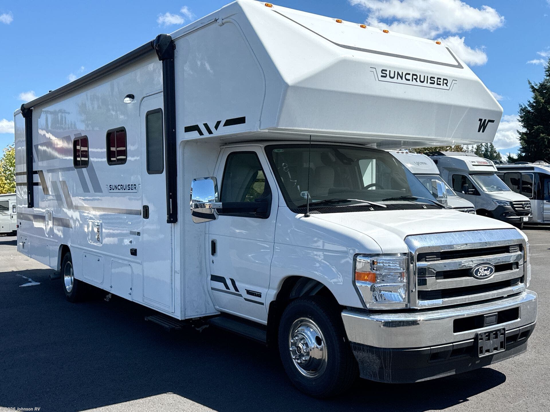 New 2027 Winnebago Suncruiser 28MB available in Sandy, Oregon