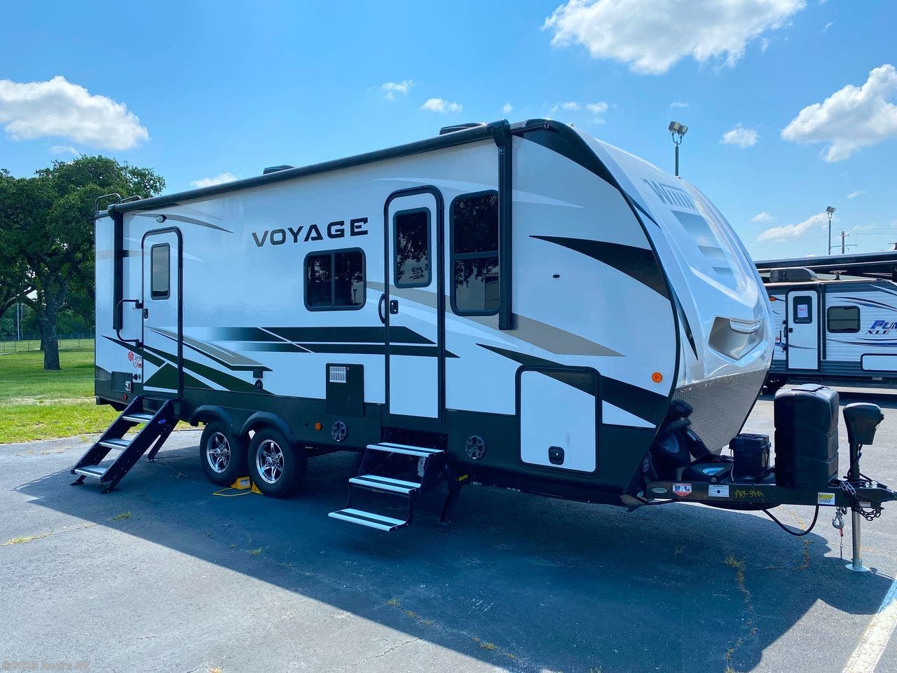 2021 Winnebago Voyage V2427RB