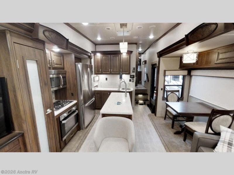 Used 2019 Palomino Columbus F329DV available in Boerne, Texas