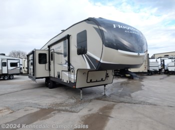 Used 2021 Forest River Flagstaff Classic 8529CBS available in Kennedale, Texas